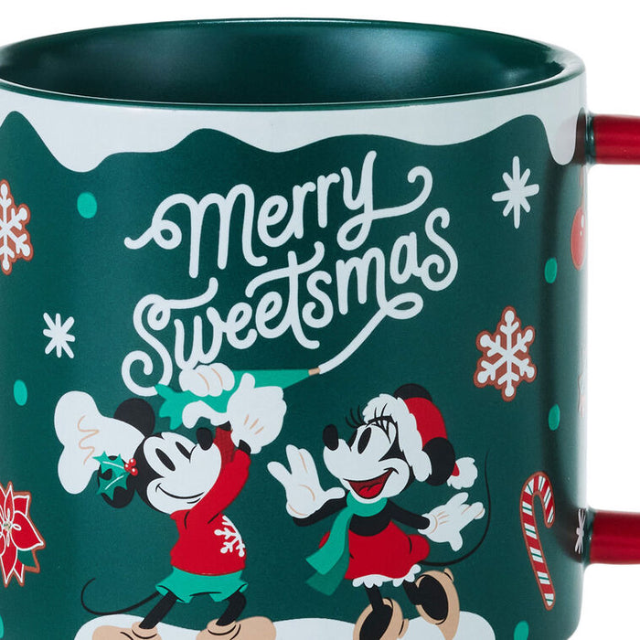 Mickey-Minnie-Decorating-Cookies-Green-and-Red-Mug_1XKT9041_05