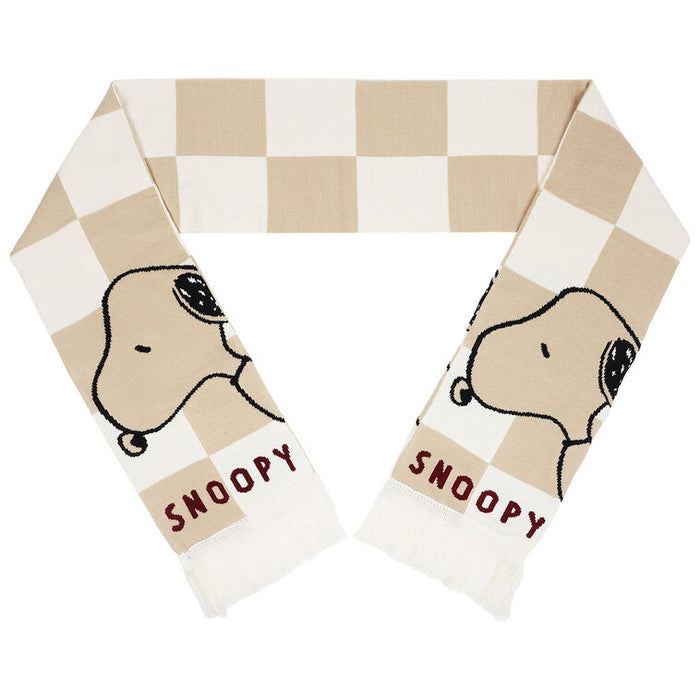 Scarf with checkered pattern and Snoopy design on a white background