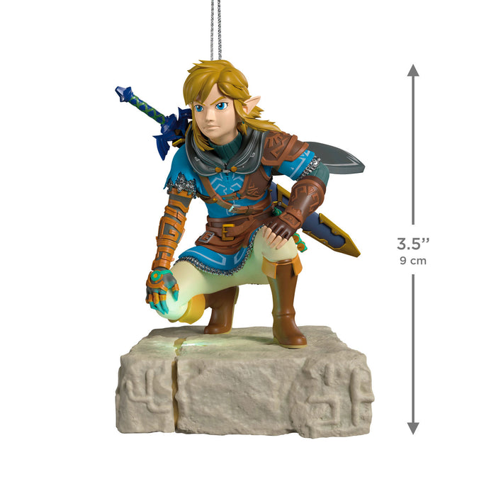Figure of a character from a video game with measurements on a white background
