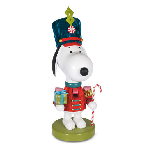 Snoopy-Marching-Band-Solider-Nutcracker-Figurine_1XKT9027_01