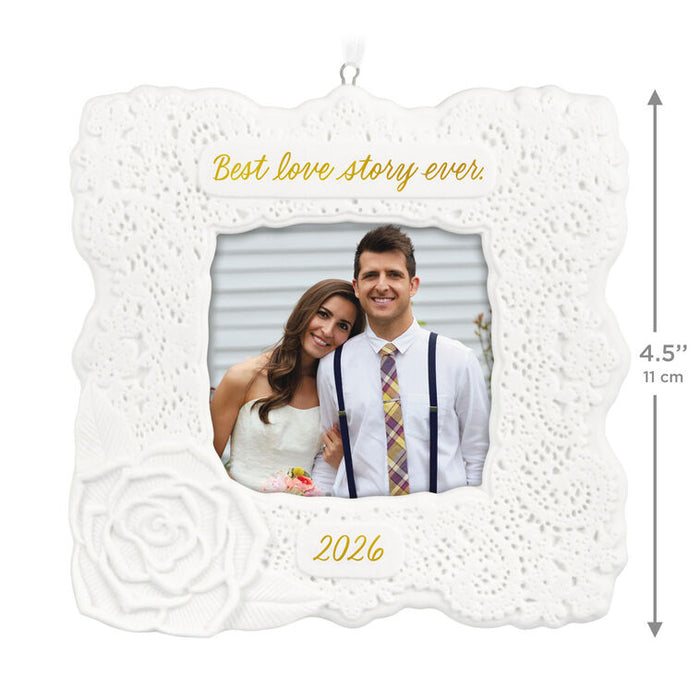 Decorative photo ornament with a couple's picture and 'Best love story ever' text, featuring dimensions on a white background.