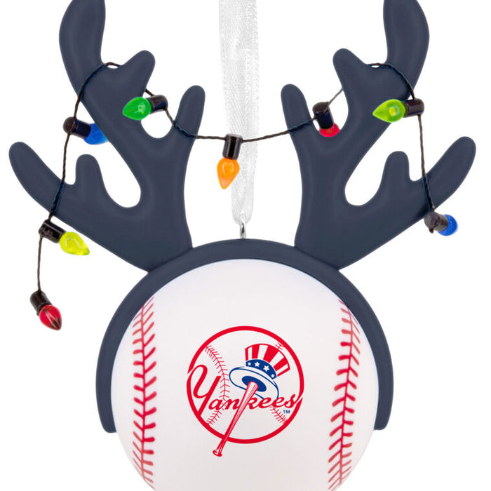 Yankees-Reindeer-Baseball-Christmas-Ornament_1OSL2708_06
