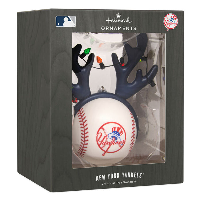 Yankees-Reindeer-Baseball-Christmas-Ornament_1OSL2708_08